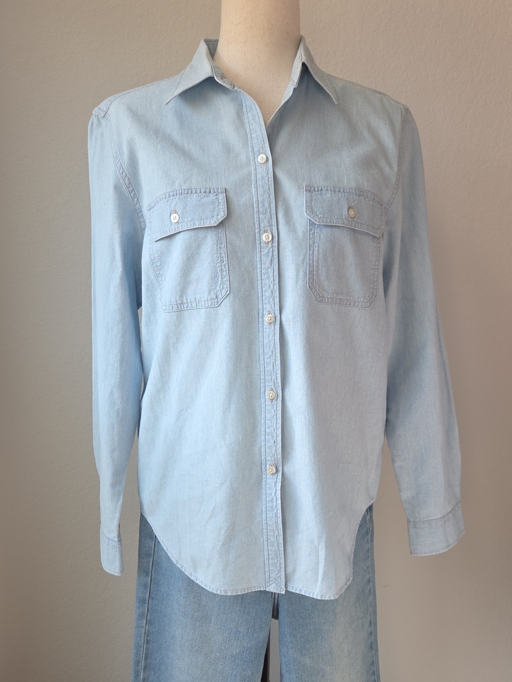 Chaps Light Blue Denim 100% Cotton High Quality Women's Button-Down Shirt Med